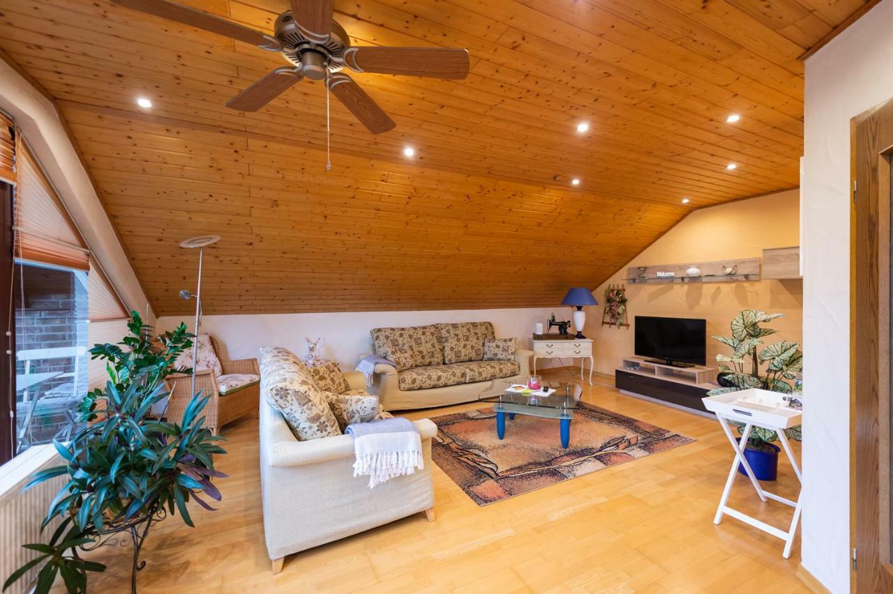 Ferienwohnung Virginija Ditscheid Bagian luar foto