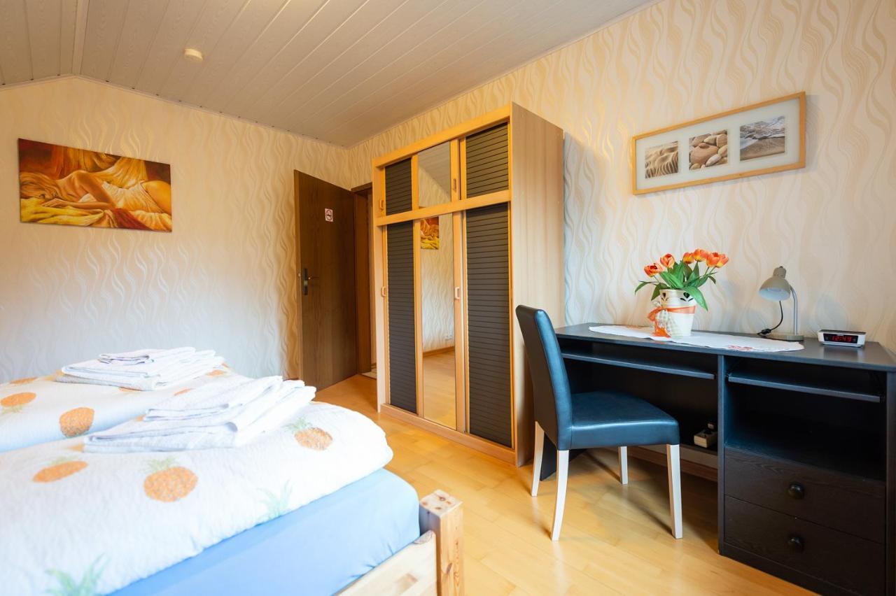Ferienwohnung Virginija Ditscheid Bagian luar foto