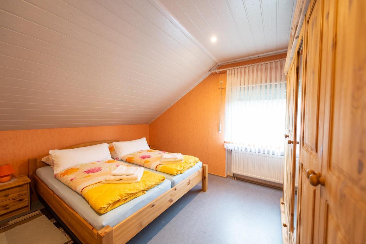 Ferienwohnung Virginija Ditscheid Bagian luar foto